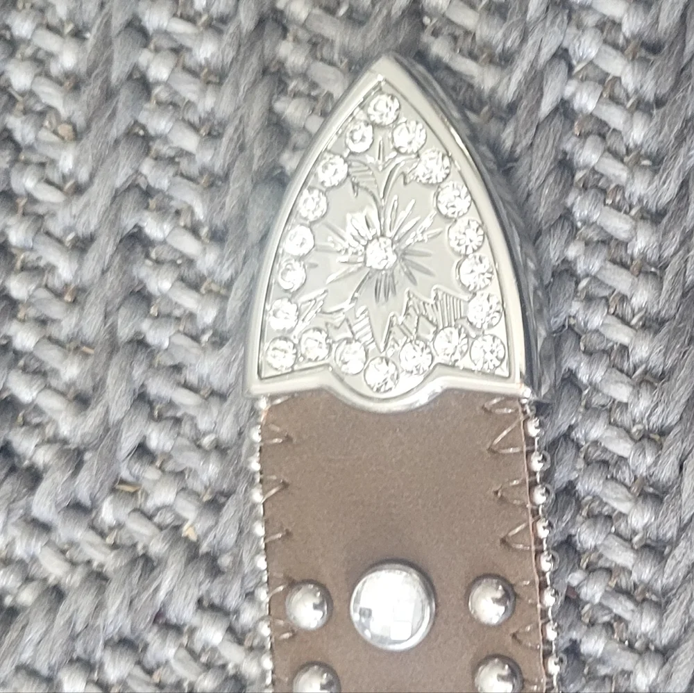 M&F $40 Western Rhinestone Girls Belt 29 inches Length
